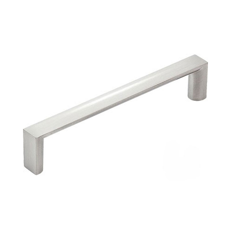 Square D Shaped Handle<br />
Brushed Nickel